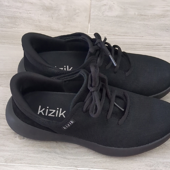 Kizik Women's Black Sneakers - Picture 2 of 7